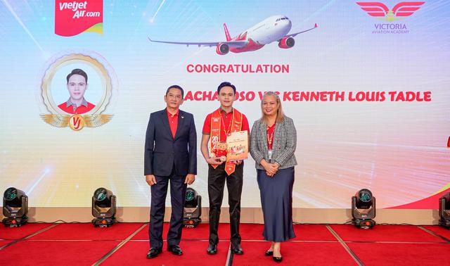Những giấc mơ bay cất cánh từ Vietjet - Ảnh 2.