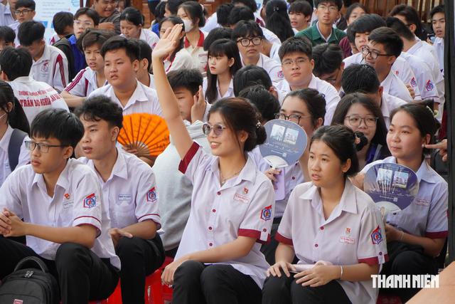 Cần Thơ: 4 môn thi tốt nghiệp THPT 35 điểm trở lên được thưởng 5 triệu đồng - Ảnh 2.