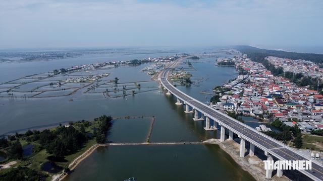 Lấy ý kiến người dân để chọn tên cầu vượt cửa biển dài nhất miền Trung- Ảnh 2.