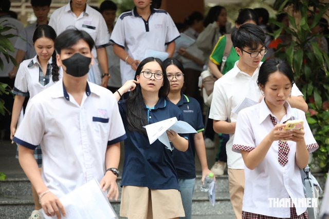Điểm chuẩn Trường ĐH Sài Gòn: Ngành sư phạm toán học lấy tới 28,89 điểm - Ảnh 1.