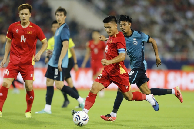 ASEAN United: ‘Người khổng lồ nhỏ Quang Hải là biểu tượng của bóng đá Việt Nam’- Ảnh 2.