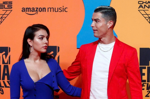 Ronaldo cùng Georgina chính thức tổ chức đám cưới, gia đình chứng kiến khoảnh khắc đặc biệt- Ảnh 3.