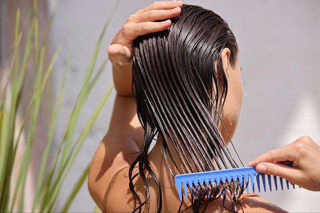Tránh xa ngay 5 sai lầm khi chăm sóc tóc khiến U.30+ già hơn tuổi thật - Ảnh 5.