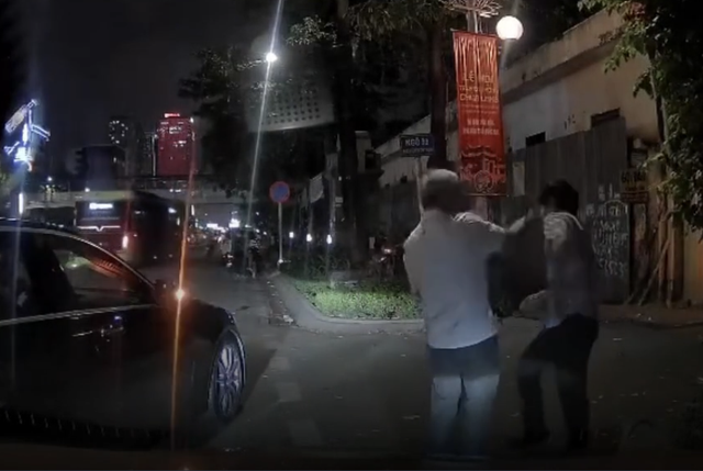 Tài xế Mercedes bị phạt 6 tháng tù vì đánh tài xế taxi - Ảnh 2.