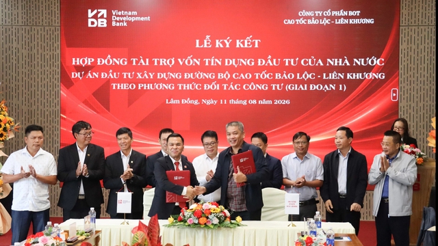 Ký hợp đồng tín dụng 8.000 tỉ đồng cho cao tốc Bảo Lộc - Liên Khương - Ảnh 1.