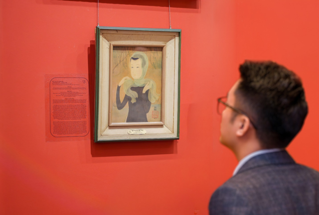Từ 'Khăn qu&agrave;ng xanh' của danh họa Mai Trung Thứ đến đặc quyền của VIB Privilege Banking - Ảnh 1.