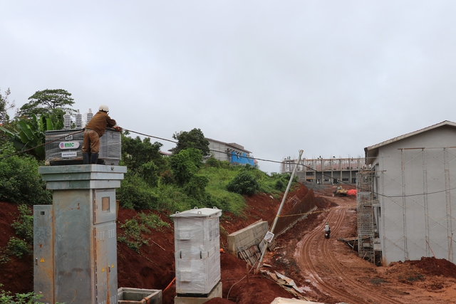 L&acirc;m Đồng chạy đua tiến độ 2 trường d&acirc;n tộc nội tr&uacute; v&ugrave;ng bi&ecirc;n giới - Ảnh 4.