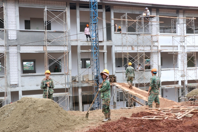 L&acirc;m Đồng chạy đua tiến độ 2 trường d&acirc;n tộc nội tr&uacute; v&ugrave;ng bi&ecirc;n giới - Ảnh 3.