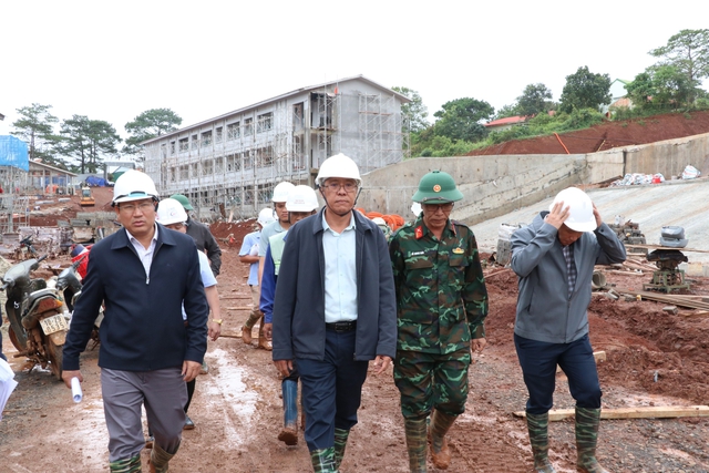 L&acirc;m Đồng chạy đua tiến độ 2 trường d&acirc;n tộc nội tr&uacute; v&ugrave;ng bi&ecirc;n giới - Ảnh 1.