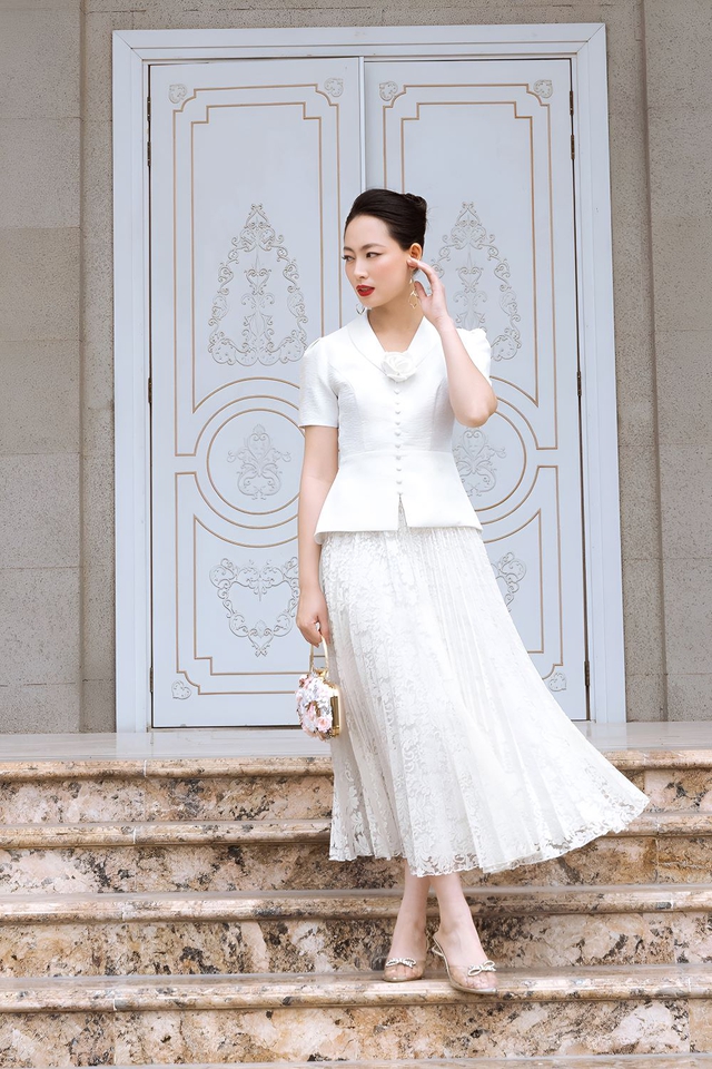 Diện váy ren tạo nét quyến rũ vừa đủ cho mọi bữa tiệc - Ảnh 1.