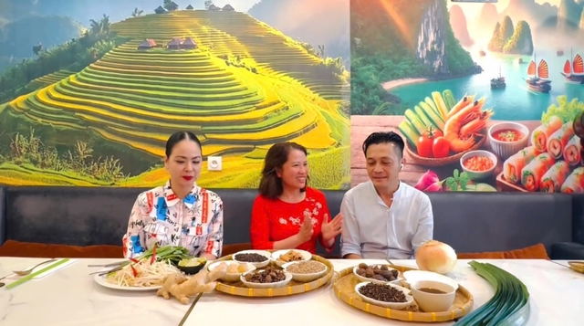 Hành trình để mỗi bát phở kể câu chuyện về đất nước và con người Việt Nam - Ảnh 1.