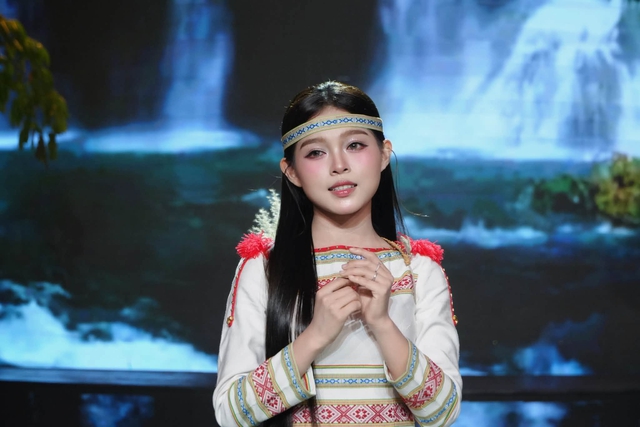 Con nu&ocirc;i Phi Nhung tiết lộ cuộc sống sau khi kết h&ocirc;n - Ảnh 4.