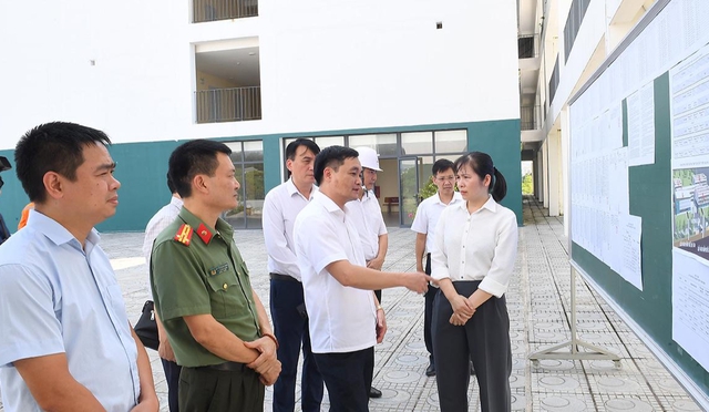 Bộ GD-ĐT thành lập đoàn giám sát thi lại tại điểm thi THPT chuyên Tuyên Quang- Ảnh 1.
