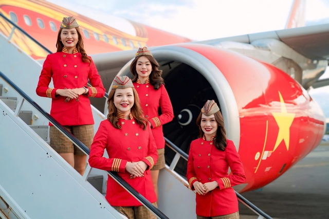 Sắc đỏ Vietjet được bình chọn ‘Đồng phục tiếp viên hàng không đẹp nhất thế giới’- Ảnh 3.