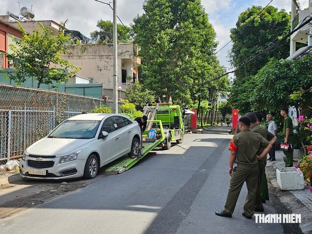 &Ocirc; t&ocirc; m&oacute;p đầu nằm nhiều năm ở TP.HCM được cẩu đi: C&ocirc;ng an phường đang x&aacute;c minh- Ảnh 3.