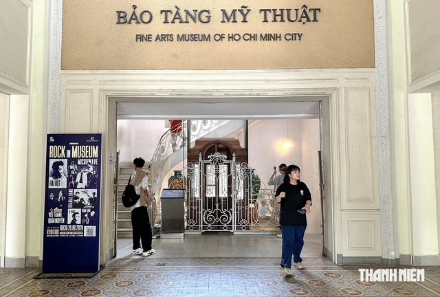 Dinh Độc Lập thu phí chụp hình: Cầm máy ảnh vào bảo tàng phải trả bao nhiêu? - Ảnh 4.