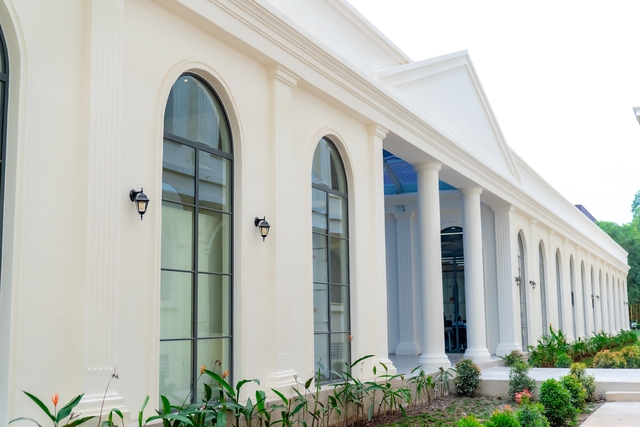 Trường đại học ở Đồng Nai khánh thành thư viện đẹp như cung điện - Ảnh 2.