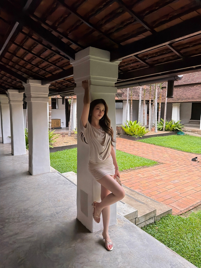 Đ&ocirc;i gi&agrave;y g&oacute;t thấp biến mọi trang phục trở n&ecirc;n đắt gi&aacute; hơn - Ảnh 6.