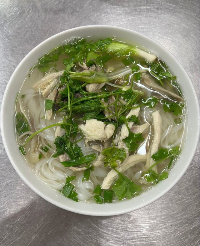 Nhặt tiếng Việt giữa những biên giới - Ảnh 1.