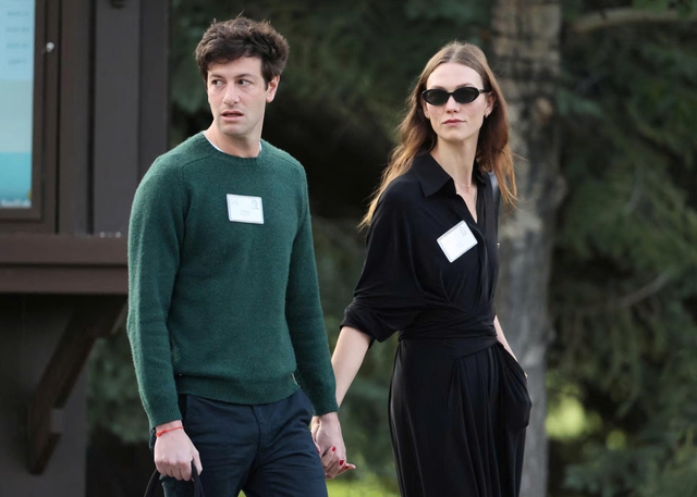 Siêu mẫu Karlie Kloss hiếm hoi chia sẻ về cuộc hôn nhân với chồng tỉ phú - Ảnh 1.