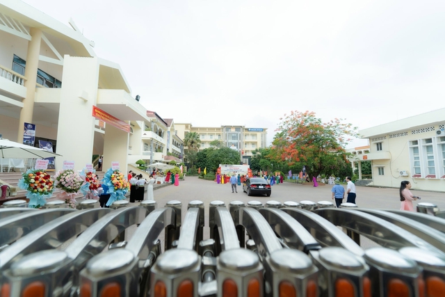 Sáp nhập Trường CĐ Sư phạm Hòa Bình vào Trường ĐH Hùng Vương- Ảnh 1.