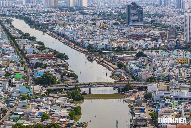 Nhiều dự &aacute;n TP.HCM chậm tiến độ: 17 triệu m3 b&ugrave;n nạo v&eacute;t chưa c&oacute; chỗ đổ - Ảnh 2.