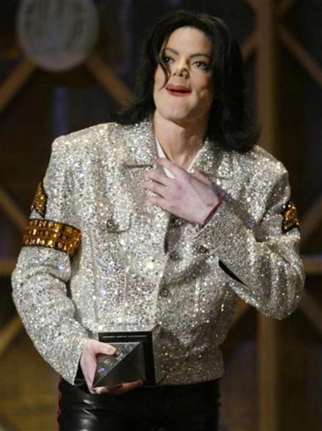 Con gái Michael Jackson kể về tuổi thơ kín tiếng:Vì sao 3 anh em phải che mặt? - Ảnh 2.