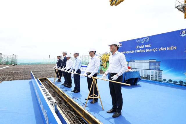 Trường đại học Văn Hiến cất nóc khối đào tạo học tập thực hành HEC2 - Ảnh 5.