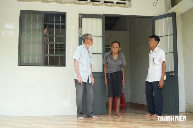 Trưởng th&ocirc;n h&agrave;nh động: Thạo 3 ng&ocirc;n ngữ, bền bỉ cống hiến- Ảnh 1.