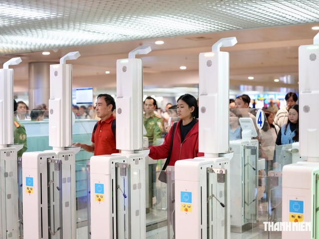 Lật tẩy tội phạm xuy&ecirc;n quốc gia v&agrave; "l&aacute; chắn" an ninh tại T&acirc;n Sơn Nhất - Ảnh 3.