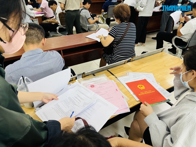 TP.HCM: 168 phường xã chỉ cấp được 15 sổ hồng lần đầu - Ảnh 1.