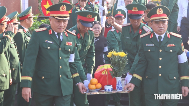 Đồng Nai: Trang trọng lễ truy điệu, an táng 29 hài cốt liệt sĩ- Ảnh 11.