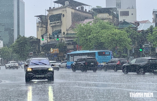 Dự báo thời tiết 14.8: Rãnh áp thấp gây mưa lớn 5 ngày ở miền Bắc- Ảnh 1.