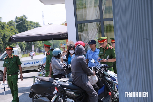 Thi lại tại điểm thi Trường THPT chuy&ecirc;n Tuy&ecirc;n Quang: Siết an ninh, động vi&ecirc;n t&acirc;m l&yacute; th&iacute; sinh - Ảnh 3.