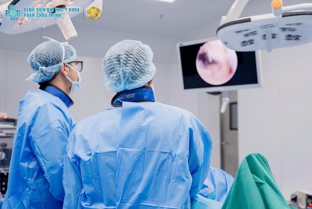 Du kh&aacute;ch đến Việt Nam t&igrave;m cơ hội bảo tồn khớp h&aacute;ng sau chấn thương phức tạp - Ảnh 1.