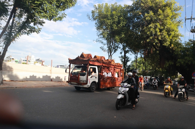 Nghẹn ngào tiễn biệt HLV Phan Thanh Hùng- Ảnh 6.