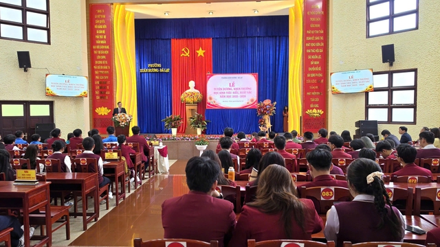 Phường Xuân Hương - Đà Lạt tuyên dương gần 500 học sinh tiêu biểu, tiếp sức khát vọng vươn lên- Ảnh 4.