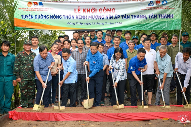 Sức trẻ tình nguyện dựng xây quê hương Đồng Tháp - Ảnh 2.