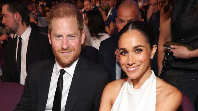 Ho&agrave;ng tử Harry - Meghan Markle thất bại tại Hollywood- Ảnh 1.