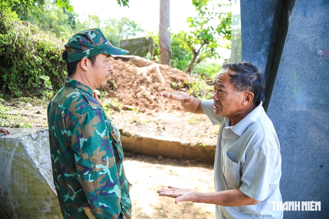 Bộ đội t&igrave;m h&agrave;i cốt liệt sĩ trong mưa, nhiều bộ c&ograve;n xương v&agrave; răng- Ảnh 4.