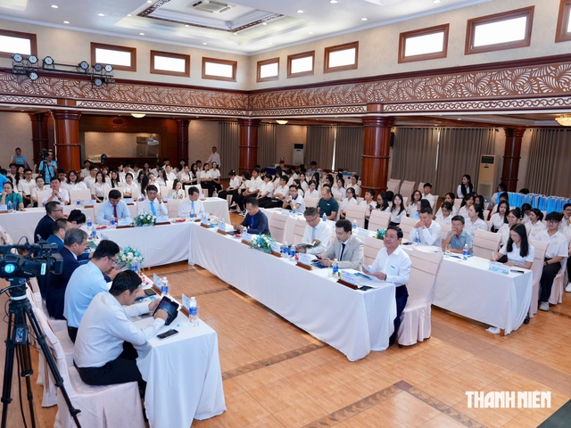 Báo Thanh Niên tổ chức tọa đàm nguồn nhân lực cho Sân bay quốc tế Long Thành - Ảnh 2.