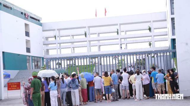 Đề thi lại môn toán ở điểm thi Trường THPT chuyên Tuyên Quang: Phổ điểm sẽ đẹp - Ảnh 1.