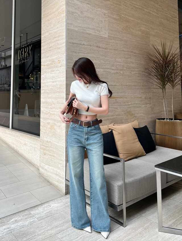 Muốn trẻ ra vài tuổi cứ chọn quần jeans wash sáng màu- Ảnh 7.