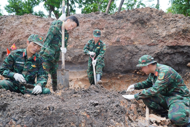 Công viên Lê Thị Riêng: Đã quy tập 327 hài cốt liệt sĩ - Ảnh 1.