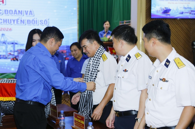 Tuổi trẻ T&acirc;n Cảng S&agrave;i G&ograve;n về nguồn, l&agrave;m c&ocirc;ng t&aacute;c d&acirc;n vận tại Đồng Th&aacute;p - Ảnh 6.