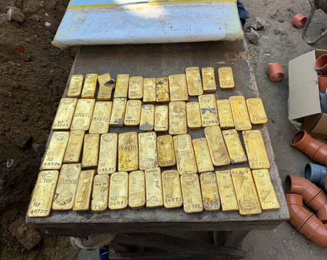Công nhân đào trúng kho vàng 10 triệu USD tại công trường - Ảnh 1.