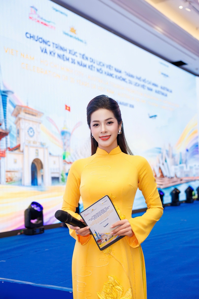Nữ MC Việt diện áo dài dẫn sự kiện tại Australia là ai?- Ảnh 1.