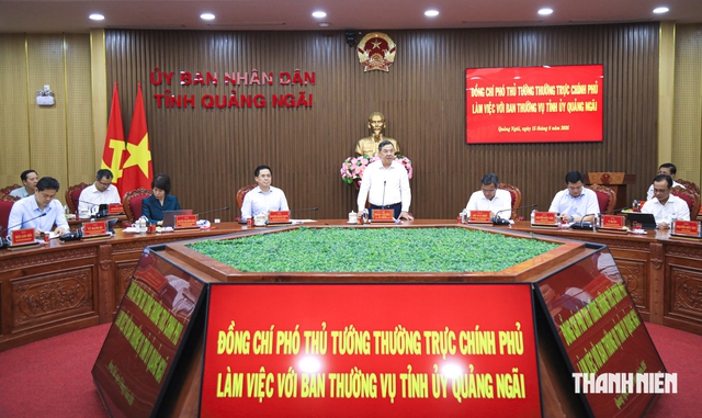 Quảng Ng&atilde;i x&acirc;y dựng đội ngũ c&aacute;n bộ bản lĩnh, d&aacute;m nghĩ, d&aacute;m l&agrave;m- Ảnh 1.