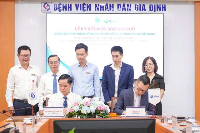 Pfizer Việt Nam ký 2 thỏa thuận, nâng cao năng lực y tế - Ảnh 1.