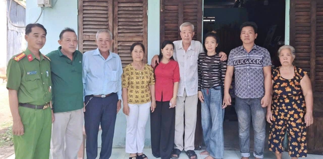 Từ th&ocirc;ng tin &iacute;t ỏi, c&ocirc;ng an gi&uacute;p cha con đo&agrave;n tụ sau 43 năm thất lạc- Ảnh 3.